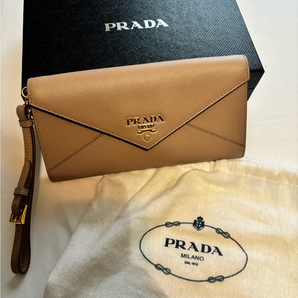 Prada wallet on a chain - Picture 2 of 6